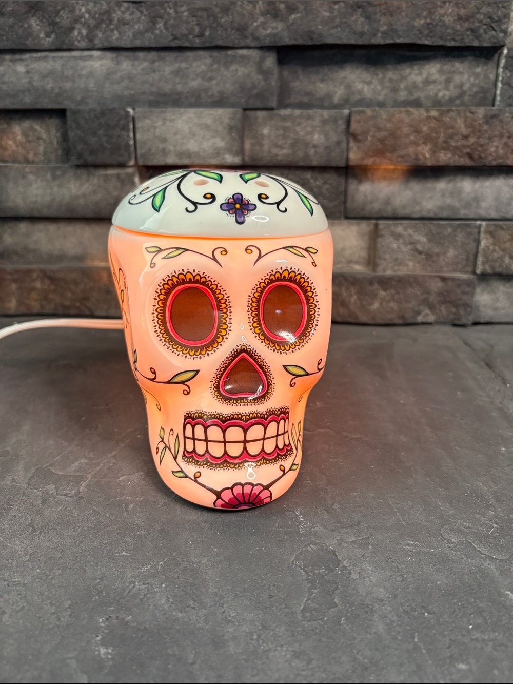 Scentsy Day of the Dead Sugar Skull Wax Warmer